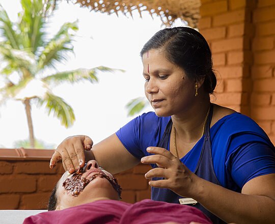 Ayurvedic skin care treatment in winter 3 50 Treatment face mask SAHR